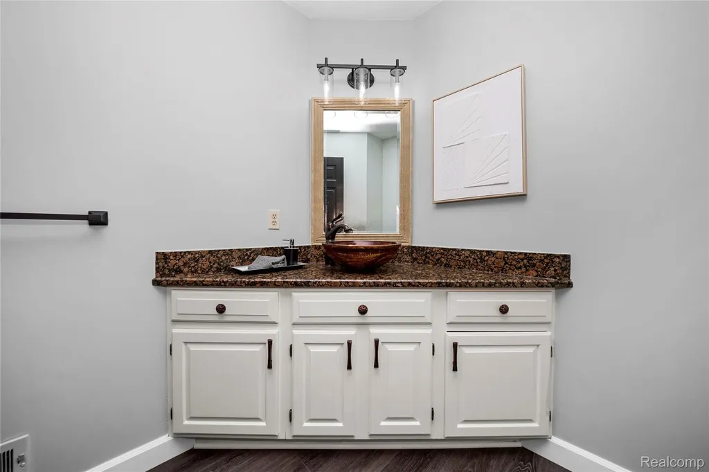 53961 Sutherland Court Shelby Charter Township MI 48316