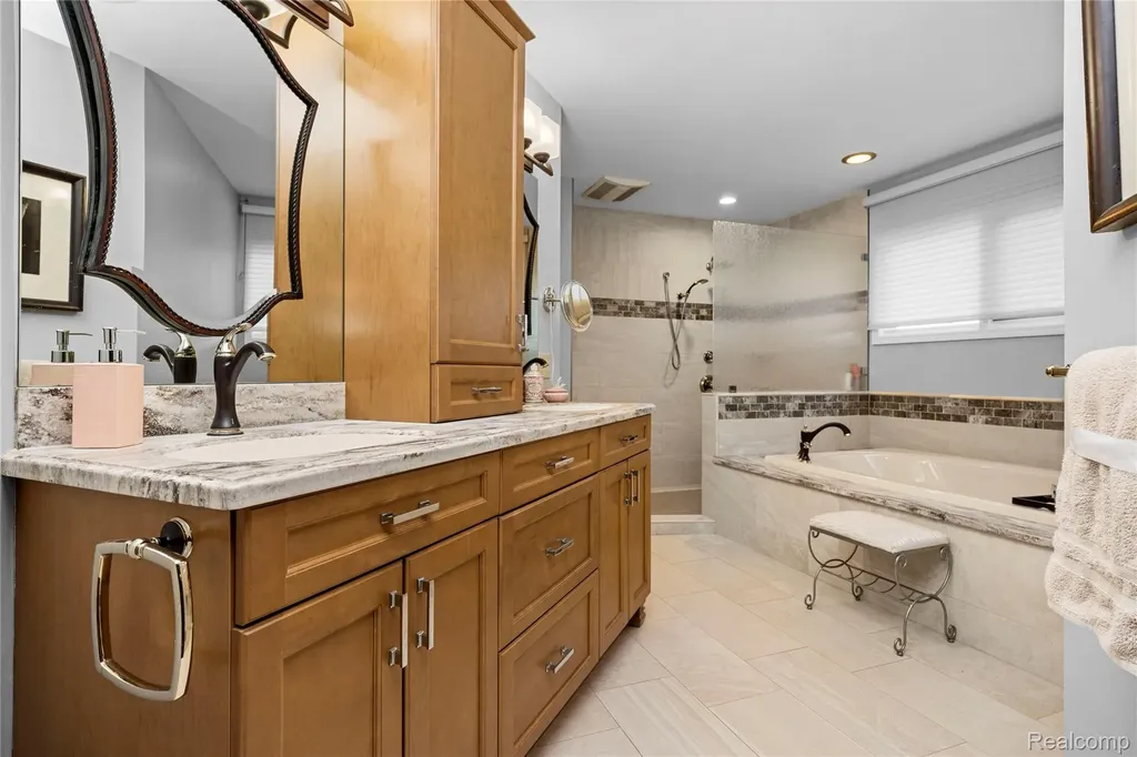 53961 Sutherland Court Shelby Charter Township MI 48316