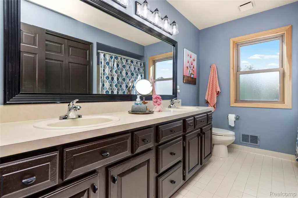 53961 Sutherland Court Shelby Charter Township MI 48316