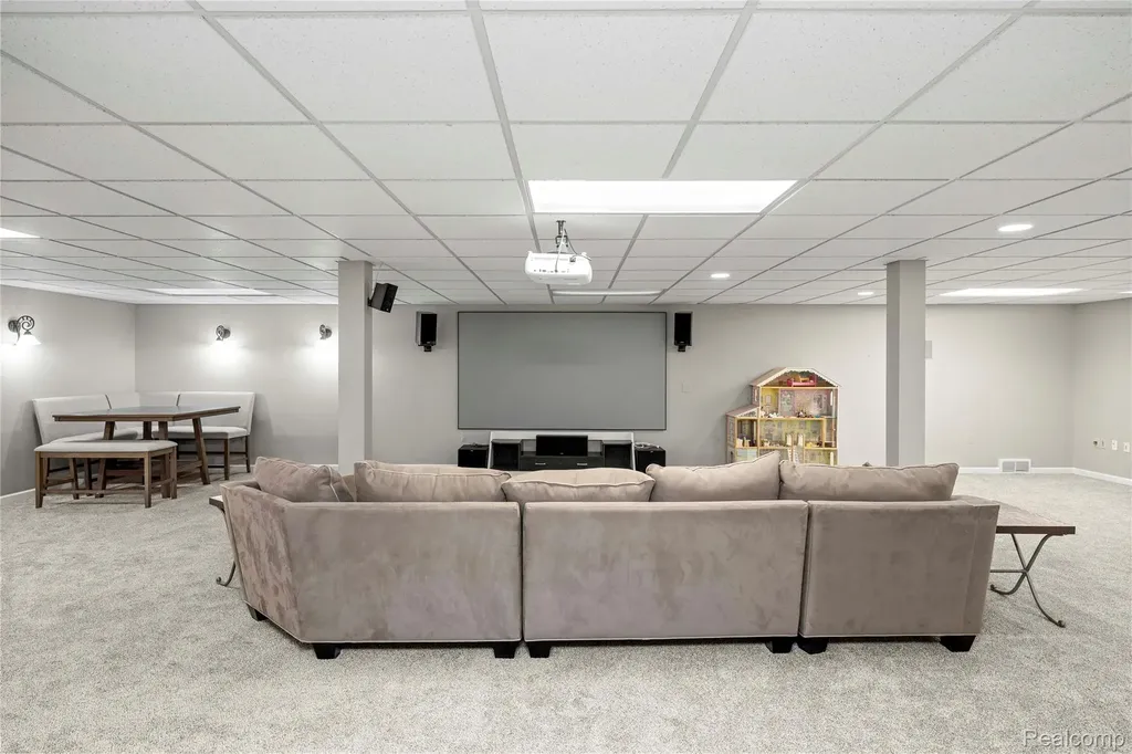 53961 Sutherland Court Shelby Charter Township MI 48316