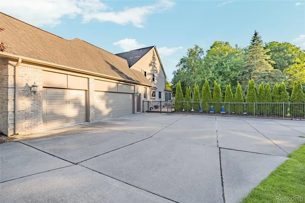 53961 Sutherland Court Shelby Charter Township MI 48316