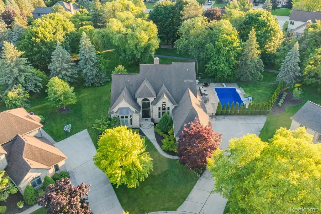 53961 Sutherland Court Shelby Charter Township MI 48316