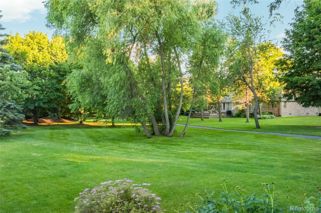 53961 Sutherland Court Shelby Charter Township MI 48316