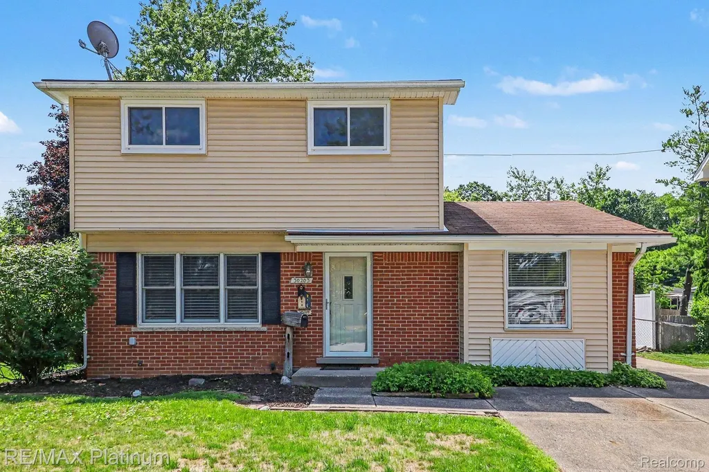 30203 S Stockton Drive Farmington Hills City MI 48336
