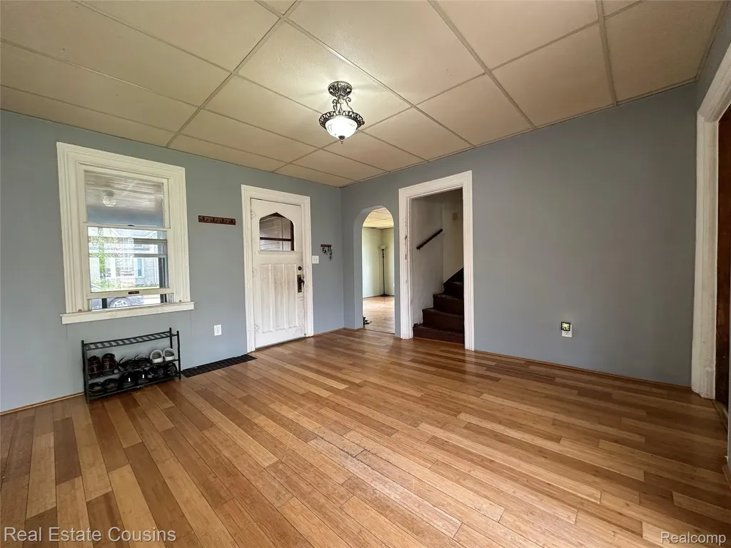 105 S Pine Street Fenton City MI 48430