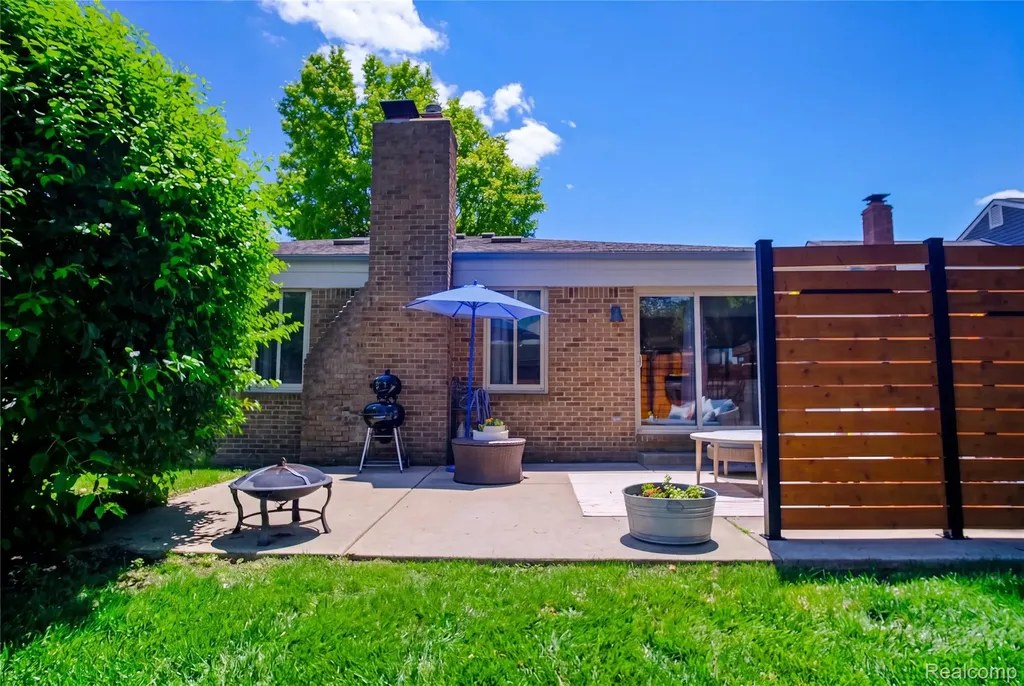 7878 Charrington Drive Canton Charter Township MI 48187
