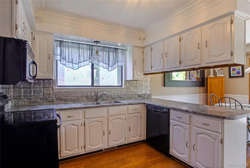 7878 Charrington Drive Canton Charter Township MI 48187