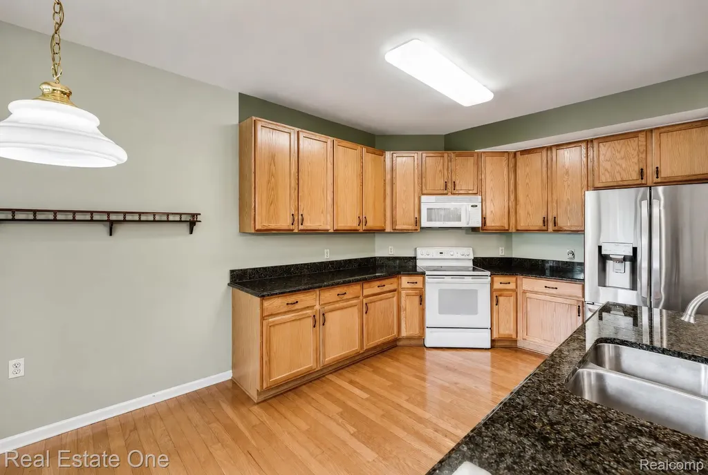 3622 Camden Court Auburn Hills City MI 48326