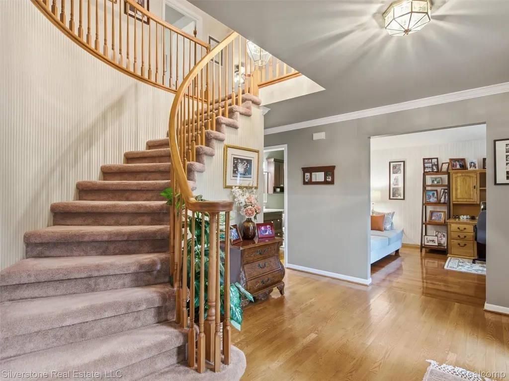 6577 Edith Court Troy City MI 48085
