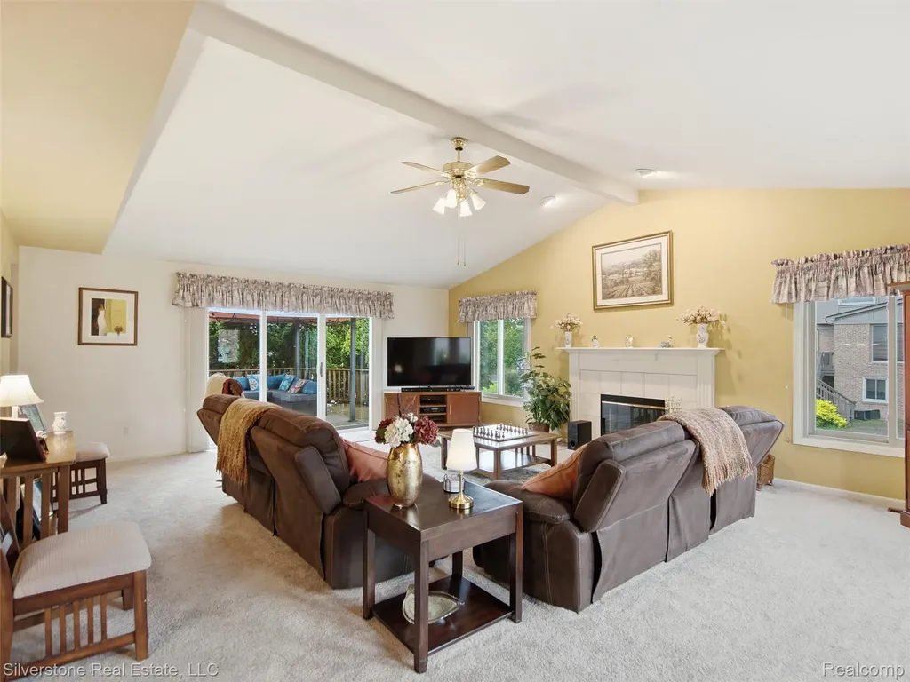 6577 Edith Court Troy City MI 48085