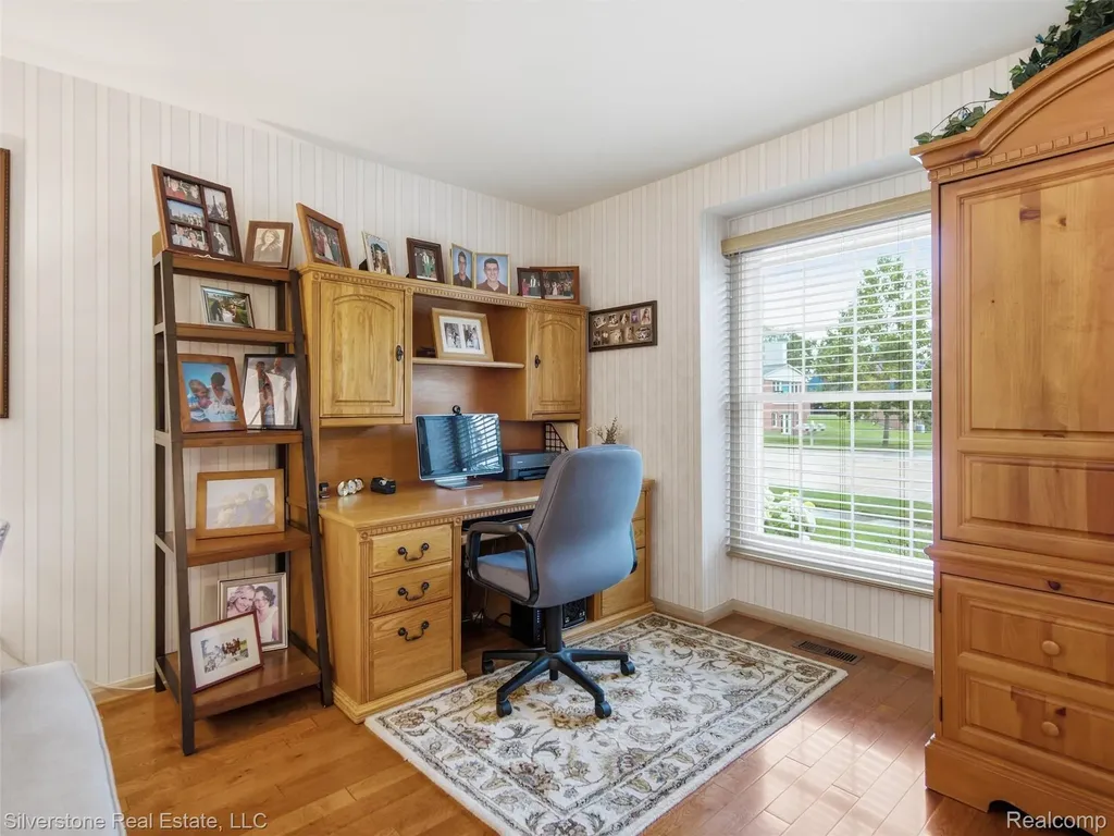 6577 Edith Court Troy City MI 48085