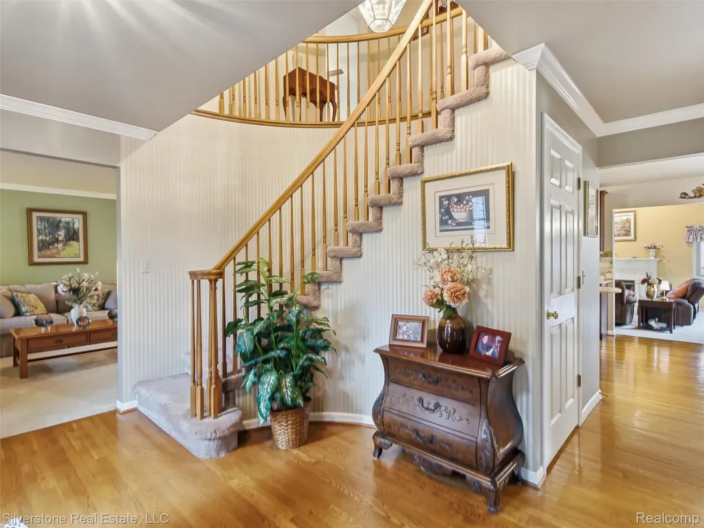 6577 Edith Court Troy City MI 48085