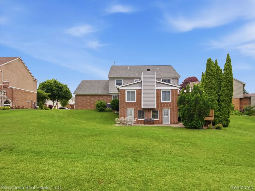 6577 Edith Court Troy City MI 48085