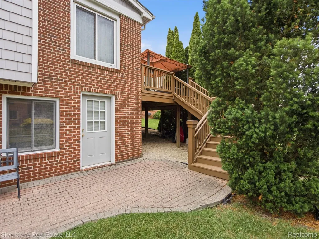 6577 Edith Court Troy City MI 48085