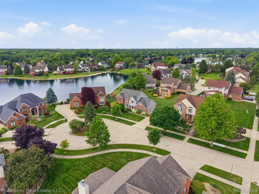 6577 Edith Court Troy City MI 48085