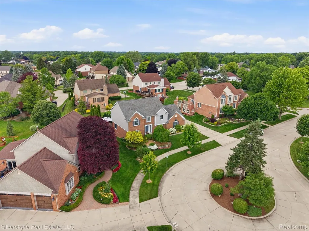 6577 Edith Court Troy City MI 48085