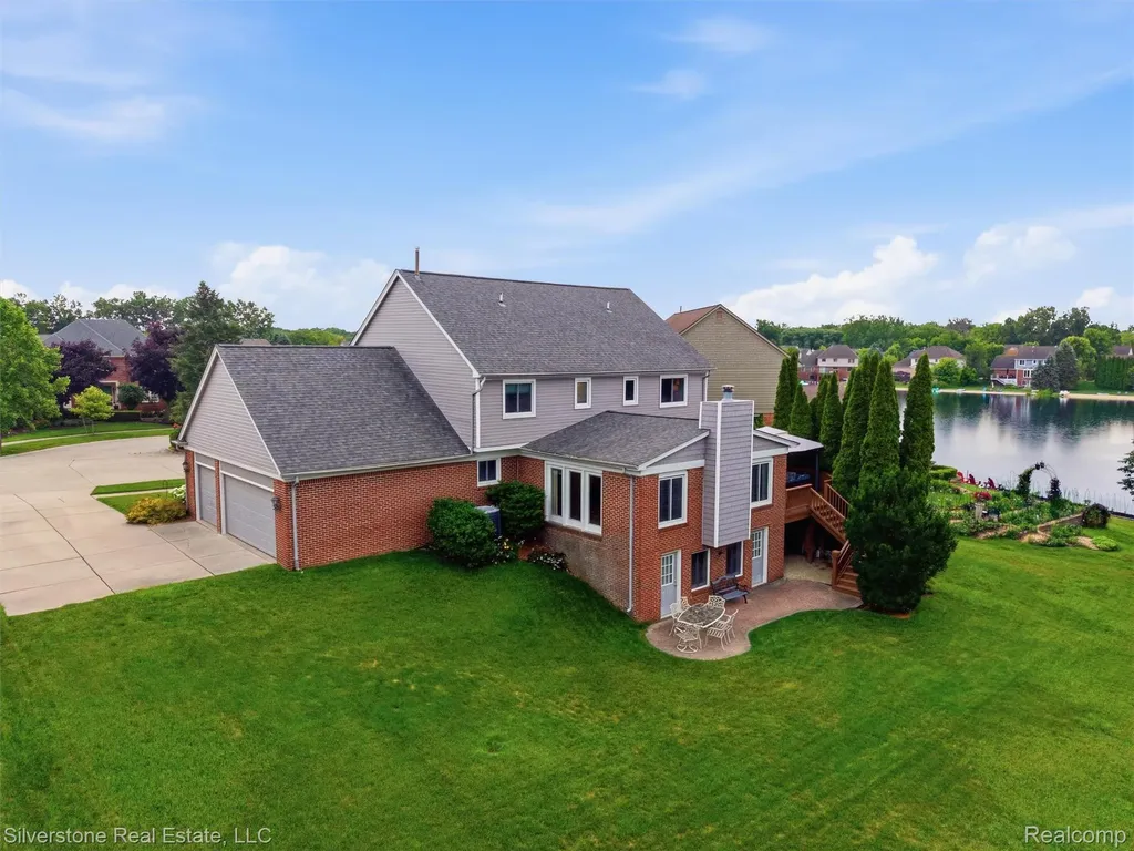 6577 Edith Court Troy City MI 48085
