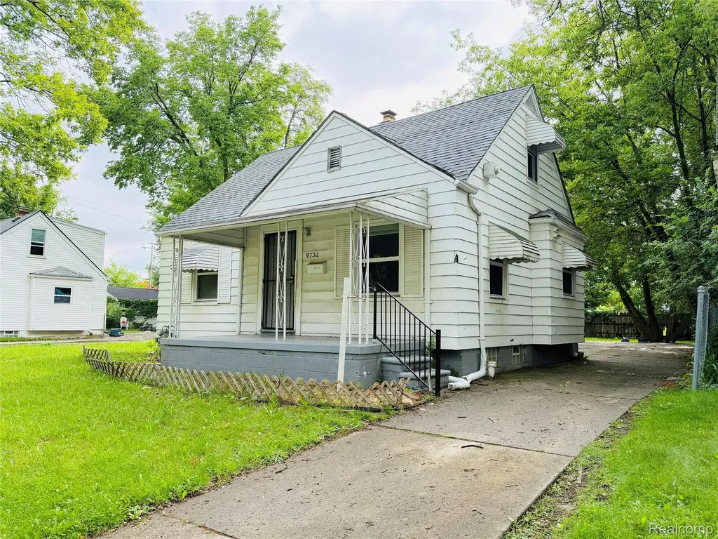 18732 Greenview Avenue Detroit City MI 48219