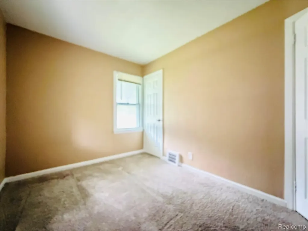 18732 Greenview Avenue Detroit City MI 48219