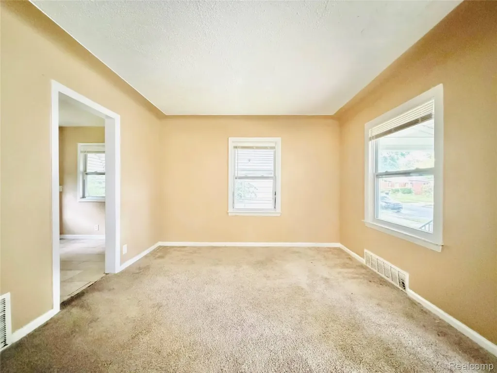 18732 Greenview Avenue Detroit City MI 48219