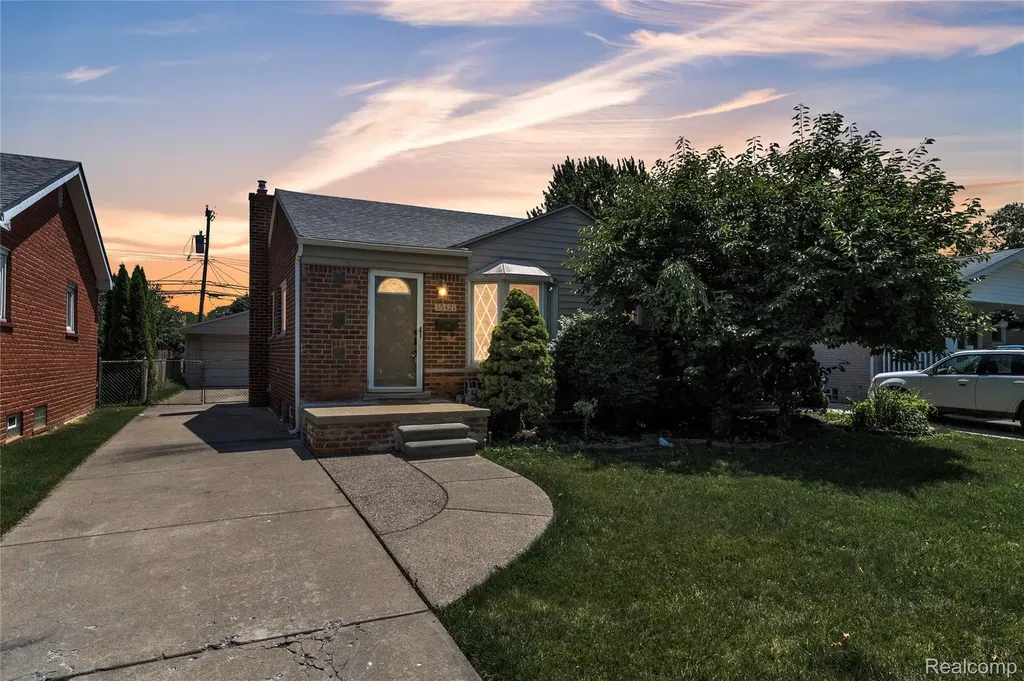 15421 Mccann Street Southgate City MI 48195