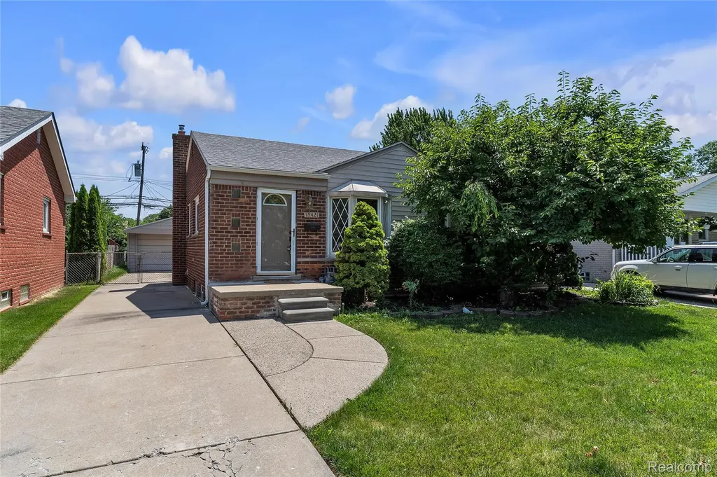15421 Mccann Street Southgate City MI 48195