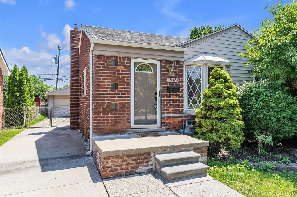 15421 Mccann Street Southgate City MI 48195