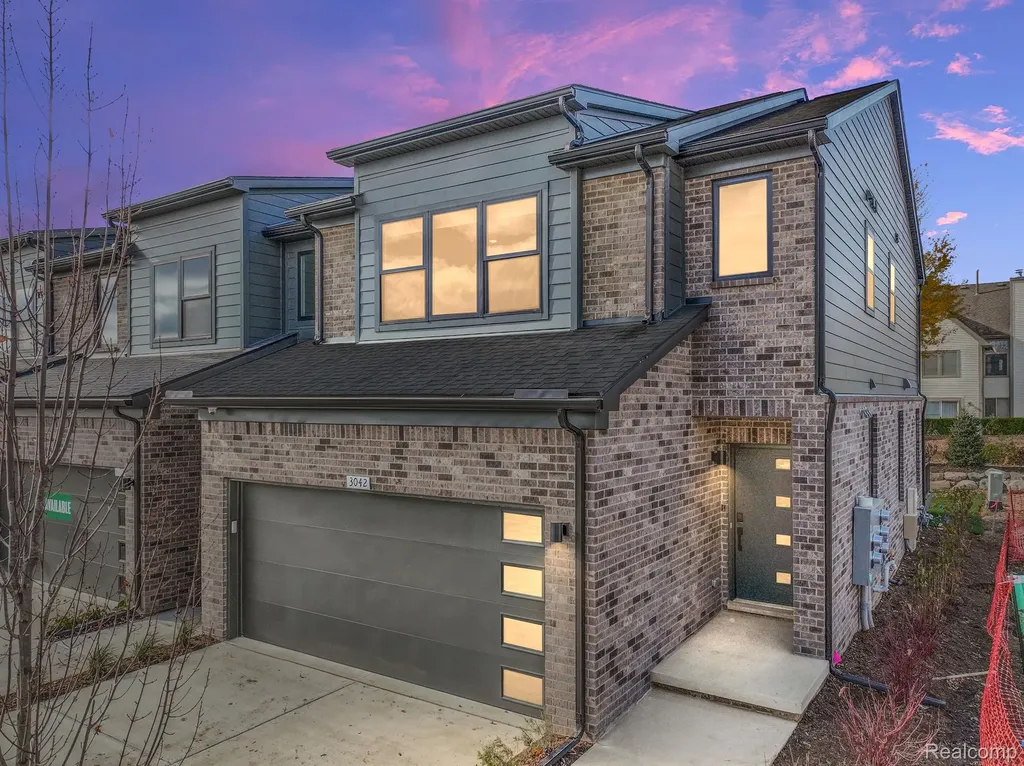 3012 Canopy Tree Way Pittsfield Charter Township MI 48103