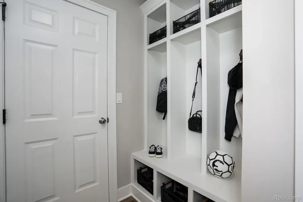 3012 Canopy Tree Way Pittsfield Charter Township MI 48103