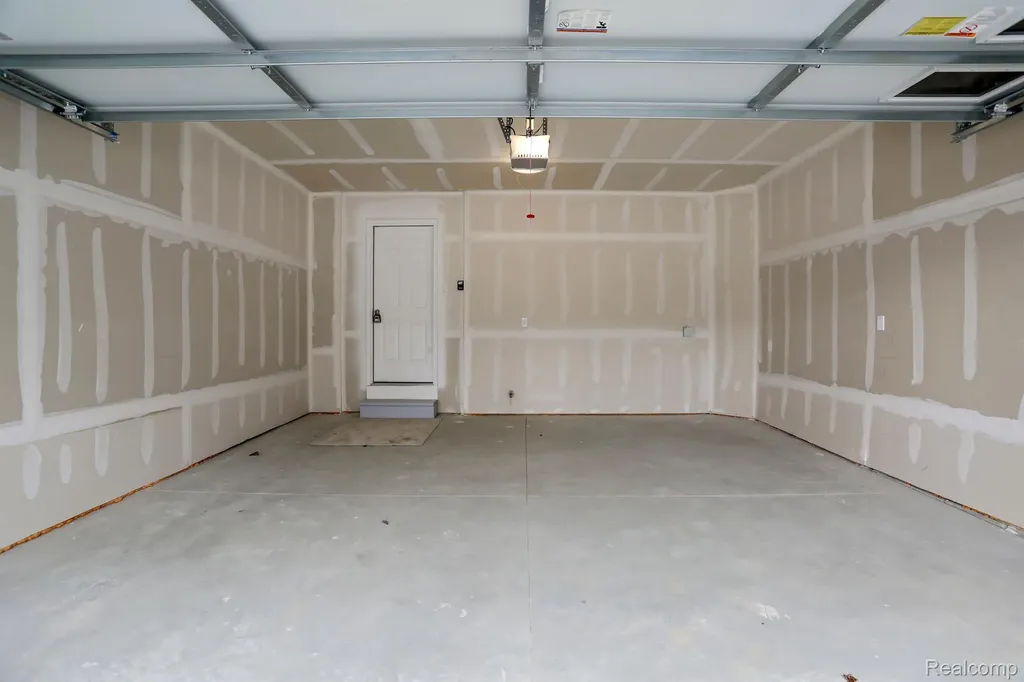 3012 Canopy Tree Way Pittsfield Charter Township MI 48103