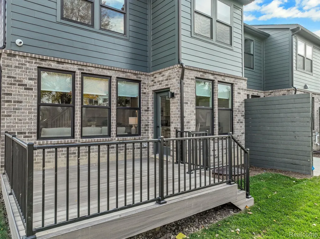 3012 Canopy Tree Way Pittsfield Charter Township MI 48103