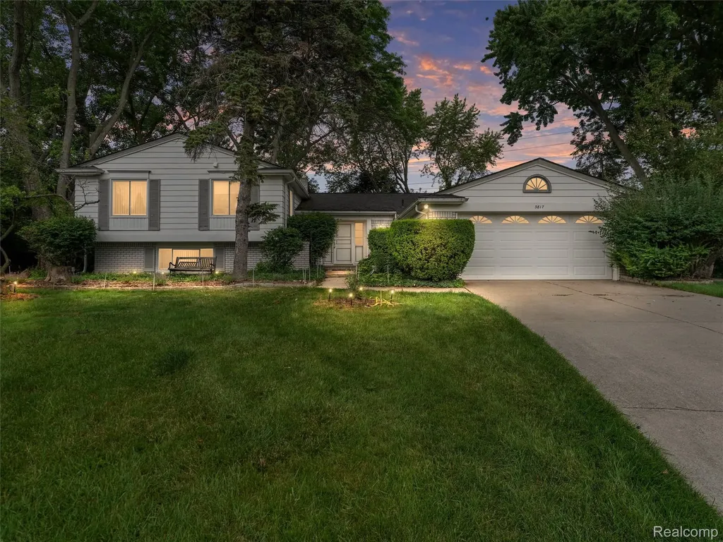 3817 Dalice Drive West Bloomfield Charter Township MI 48323