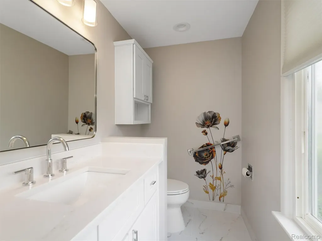 3817 Dalice Drive West Bloomfield Charter Township MI 48323