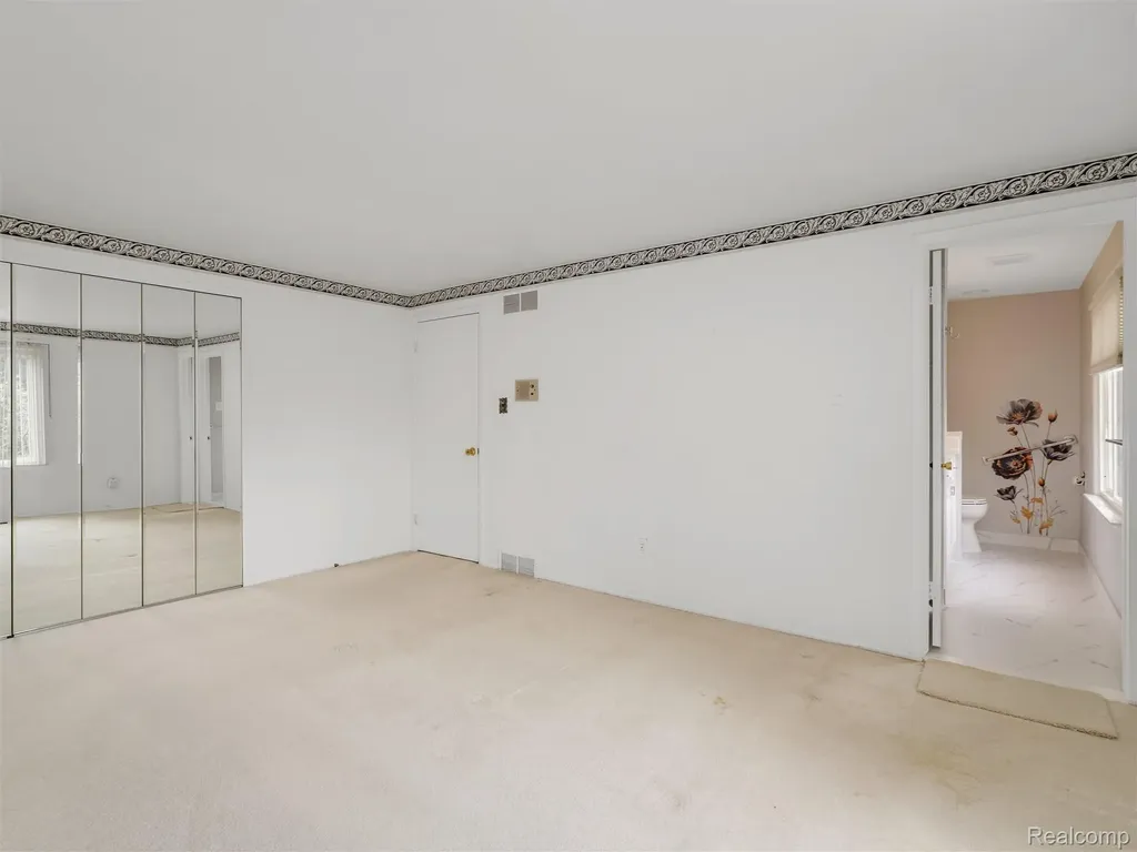 3817 Dalice Drive West Bloomfield Charter Township MI 48323