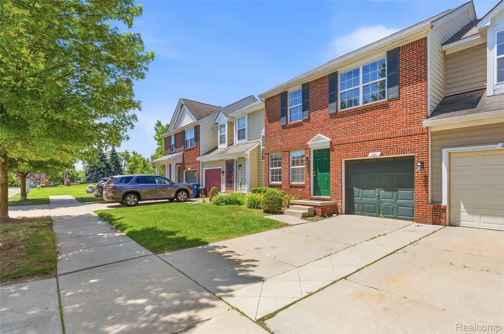 221 Tucker Street Pontiac City MI 48341
