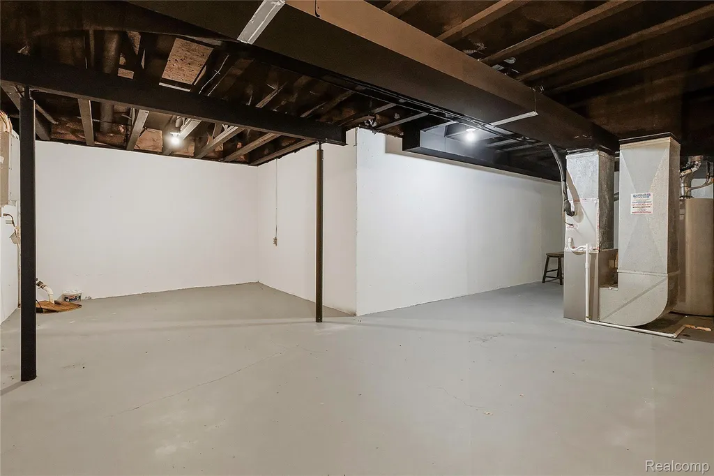 221 Tucker Street Pontiac City MI 48341