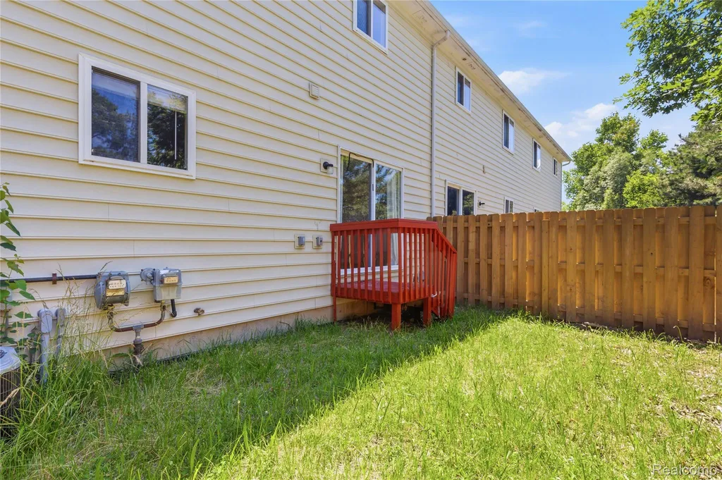 221 Tucker Street Pontiac City MI 48341