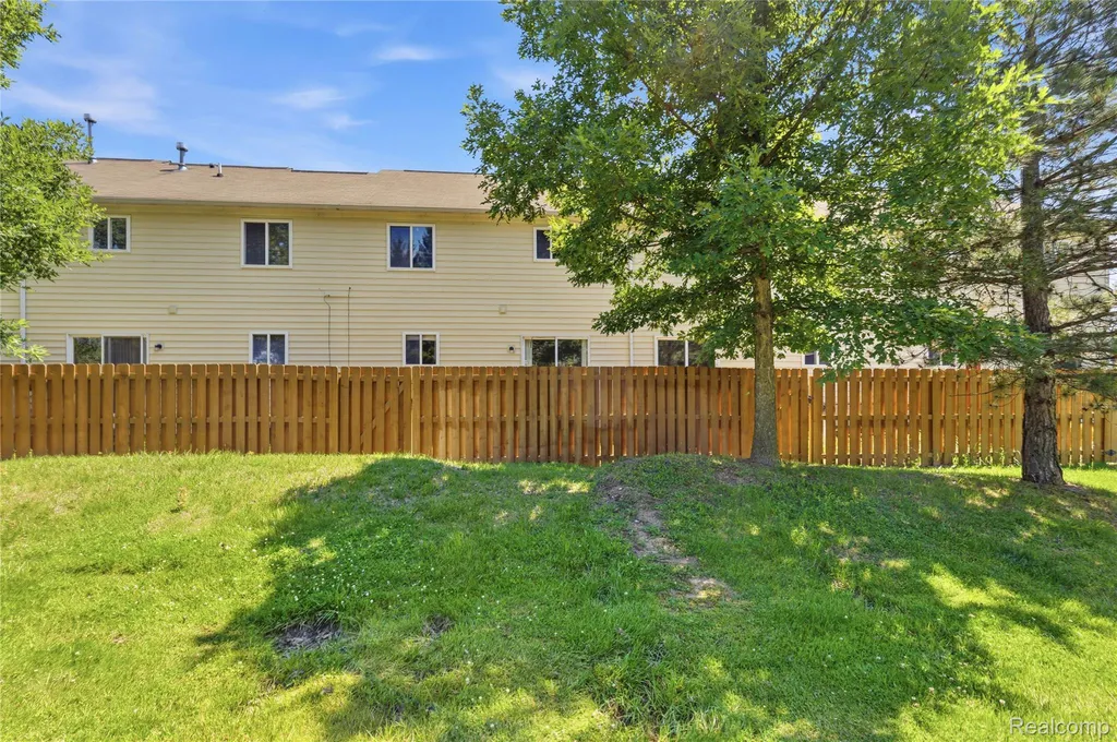 221 Tucker Street Pontiac City MI 48341