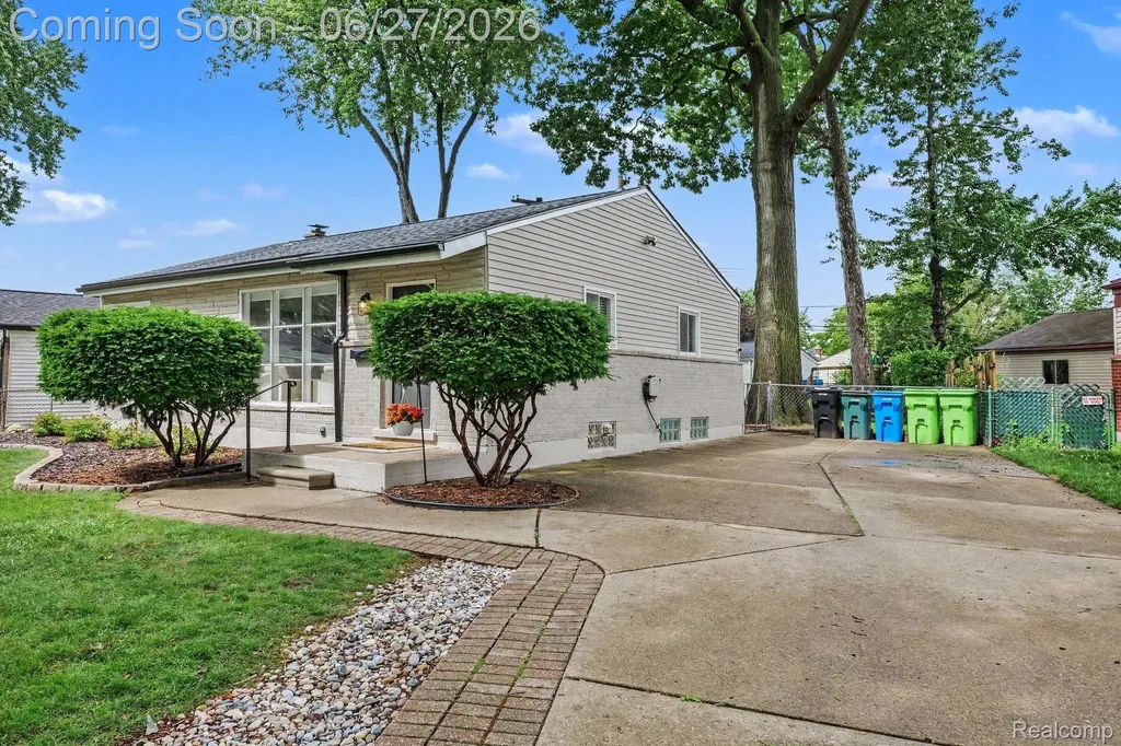 590 Hecht Drive Madison Heights City MI 48071
