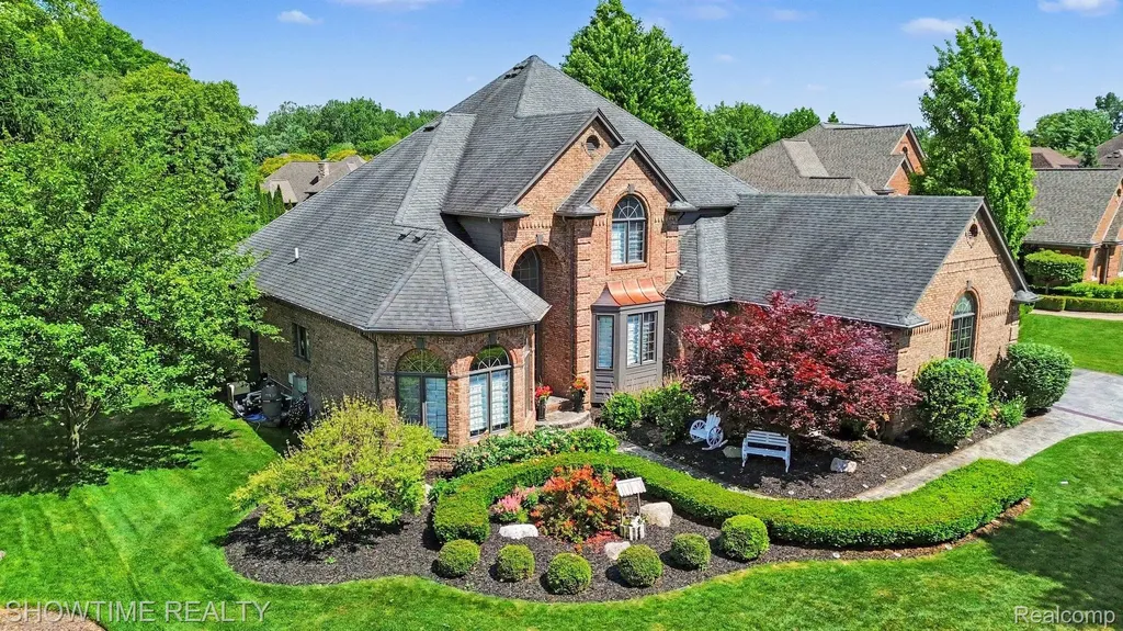 54676 Woodcreek Boulevard Shelby Charter Township MI 48315