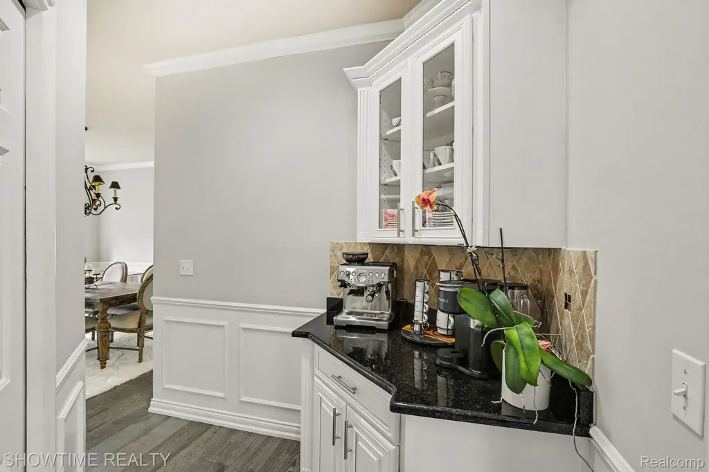 54676 Woodcreek Boulevard Shelby Charter Township MI 48315