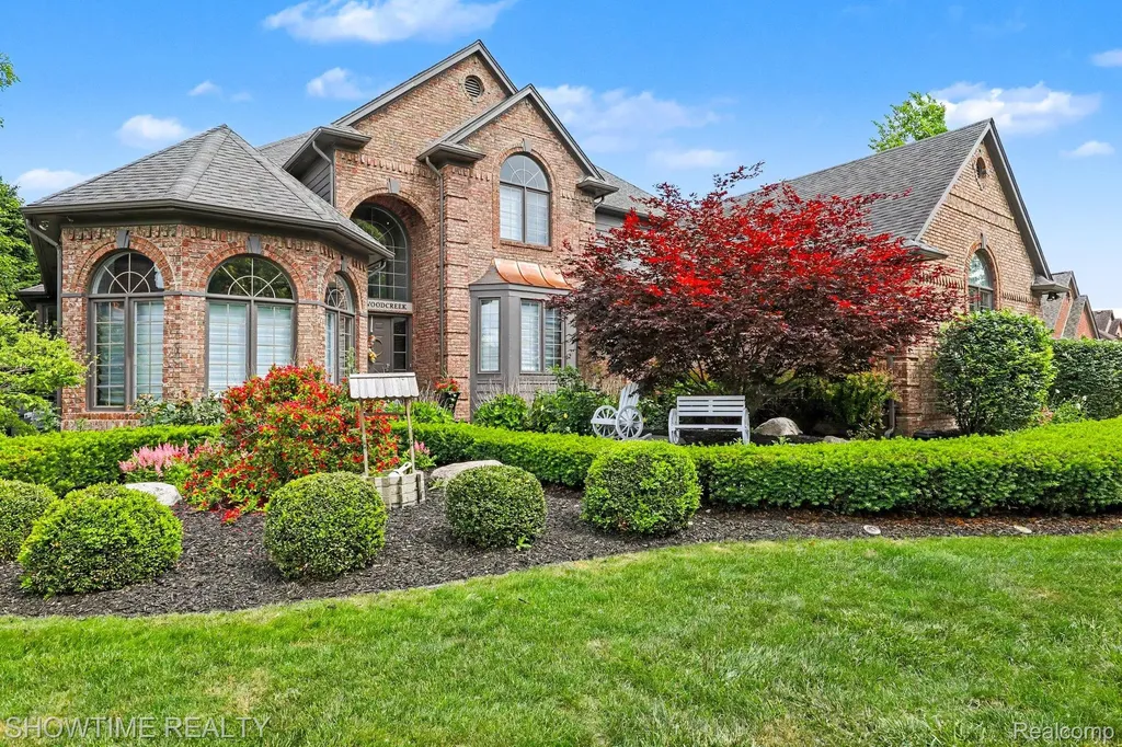 54676 Woodcreek Boulevard Shelby Charter Township MI 48315