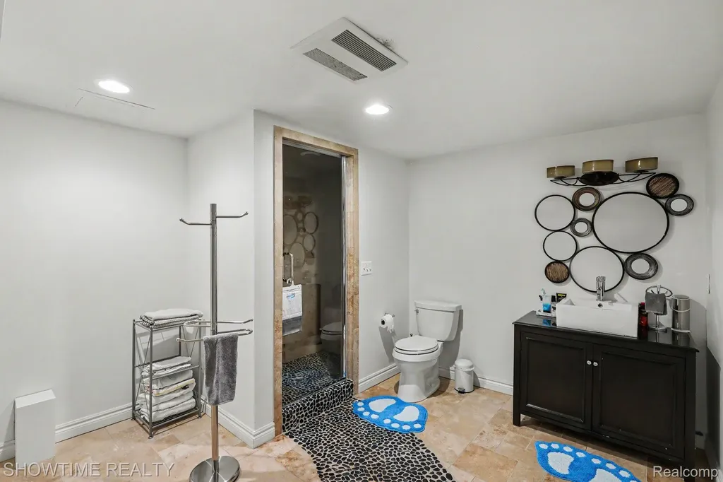 54676 Woodcreek Boulevard Shelby Charter Township MI 48315