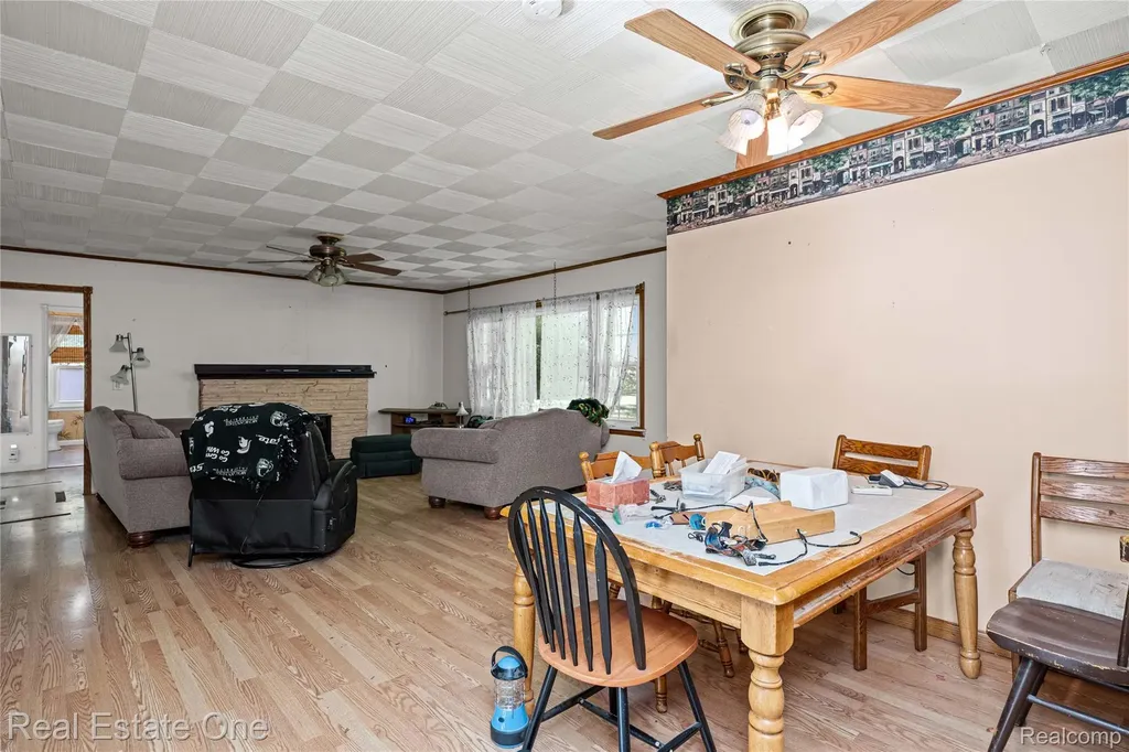 9585 N Eston Road Independence Charter Township MI 48348