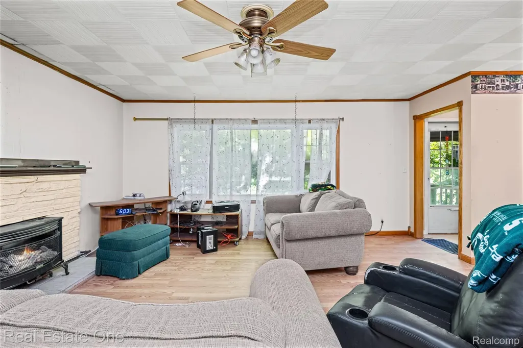 9585 N Eston Road Independence Charter Township MI 48348