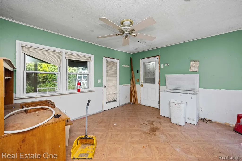 9585 N Eston Road Independence Charter Township MI 48348