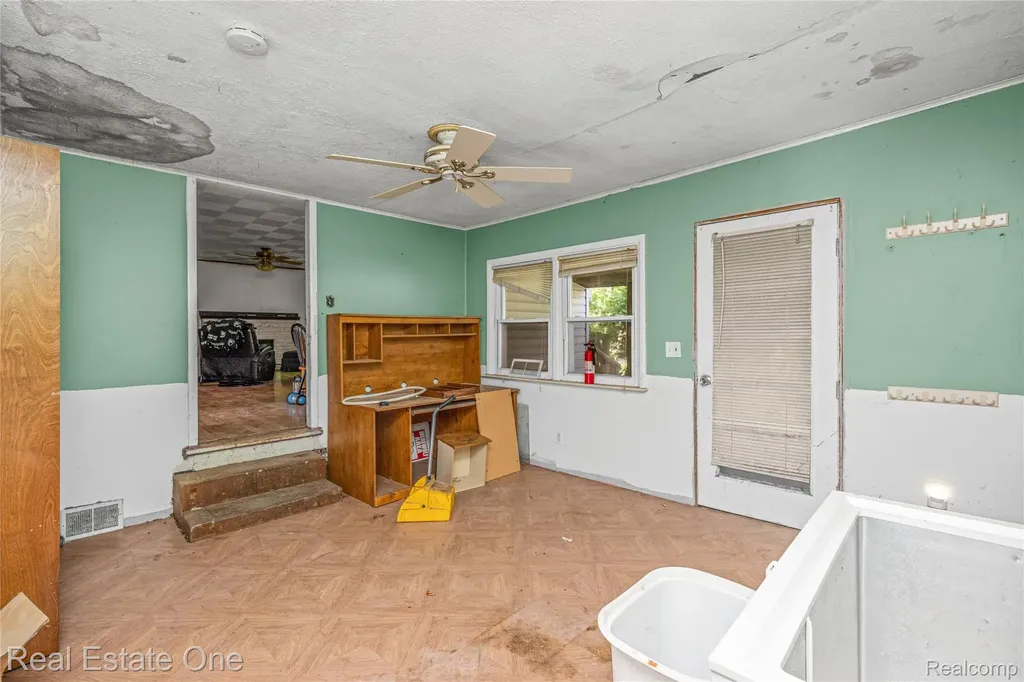 9585 N Eston Road Independence Charter Township MI 48348