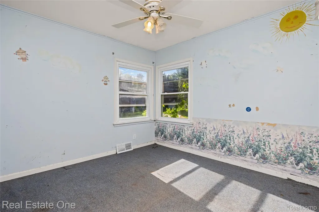 9585 N Eston Road Independence Charter Township MI 48348