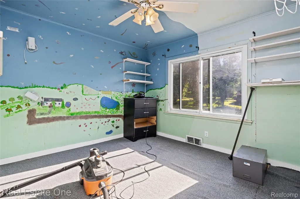 9585 N Eston Road Independence Charter Township MI 48348