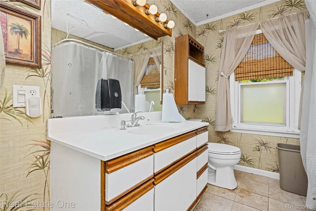 9585 N Eston Road Independence Charter Township MI 48348
